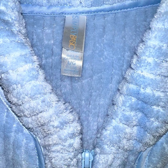 Simply Basic Zip-Front Robe, Light Blue, Size L, Like-New, Perfect Condition - Picture 3 of 12